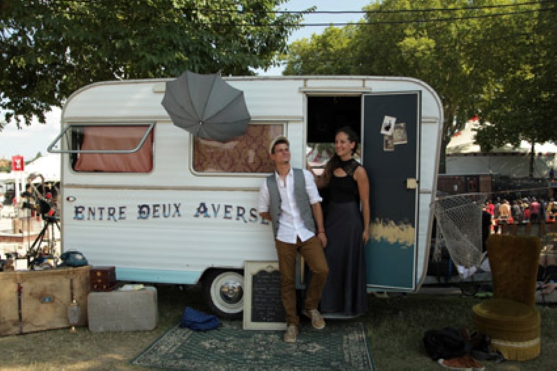 LE PAPIER, LE RUBAN ET MA MAIN